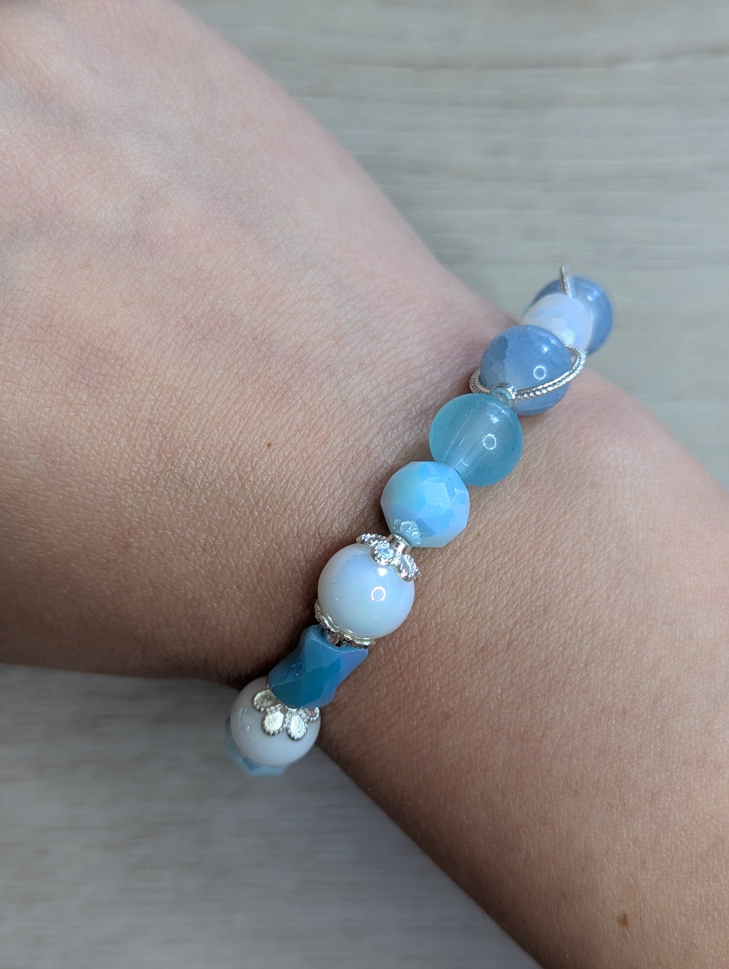 Glass Bead Bracelet Blue & White - 10mm