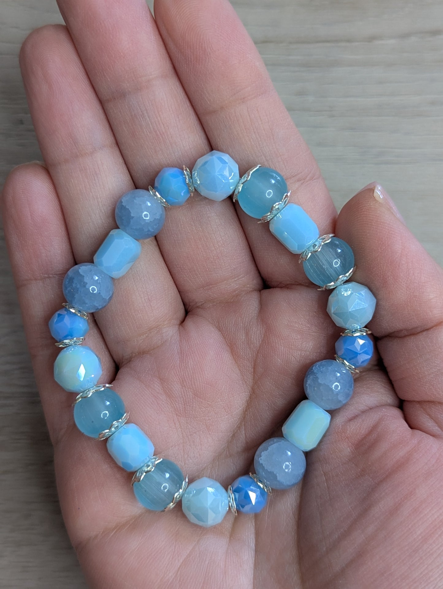 Glass Bead Bracelet Blue & White - 10mm