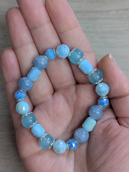 Glass Bead Bracelet Blue & White - 10mm